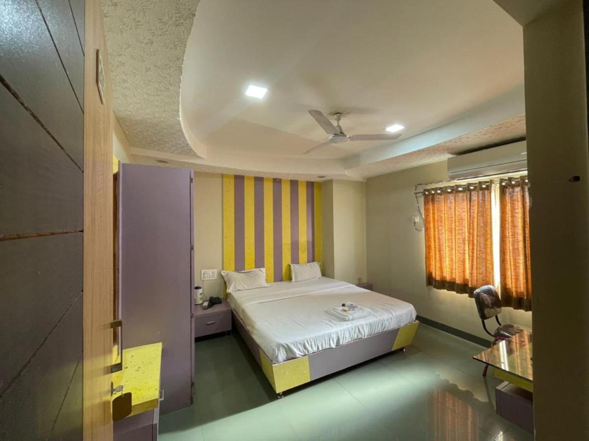 Hotel Holiday Pride Aurangabad  Exterior foto